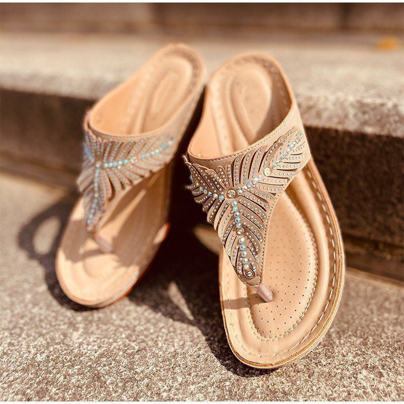 Women Crystal Rhinestones Bling Comfortable Soft Sole Casual Flip Flops Slide Sandals