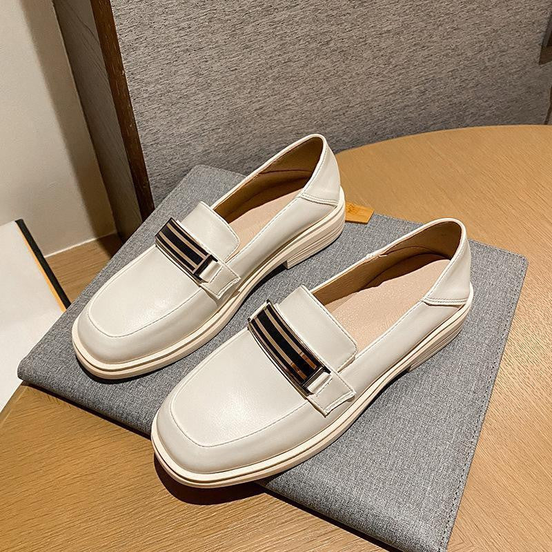 Large size flat leather shoes